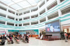 医院引进自动发药系统 原来“人等药”现在“药等人”