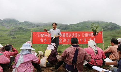 云南开远：田间地头是课堂 乡土能人上讲台