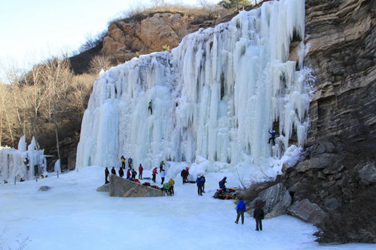 <b>2017秦皇岛“冰瀑之旅” 新年一起过过瘾！</b>