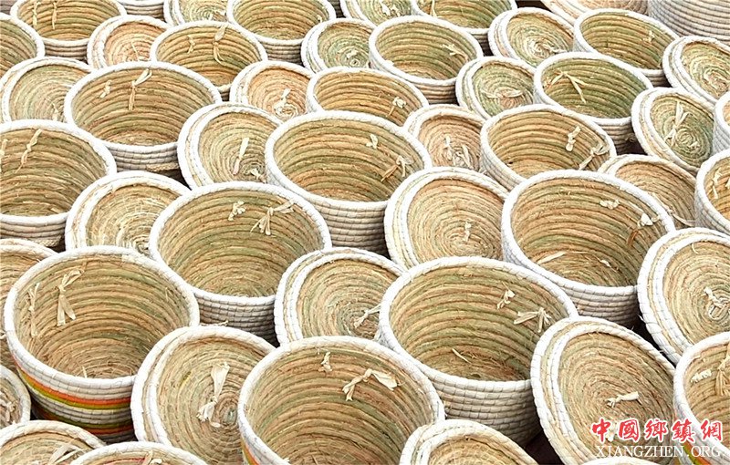 <b>山东郯城：稻草“华丽转身”超亿元</b>