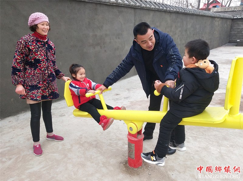 郯城马头：繁荣街妇女儿童乐起来