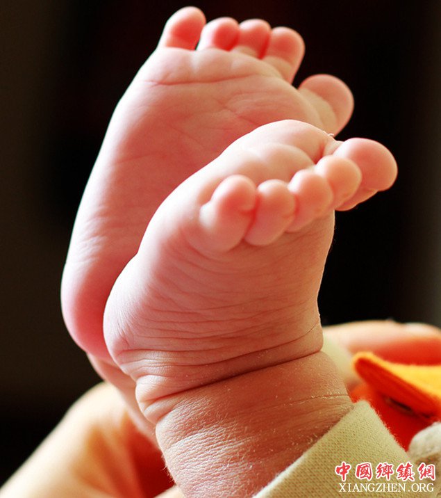 <b>中国首个移植子宫内孕育宝宝在西京医院出生</b>