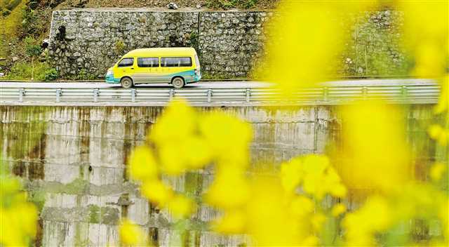 <b>村村通 连城乡</b>