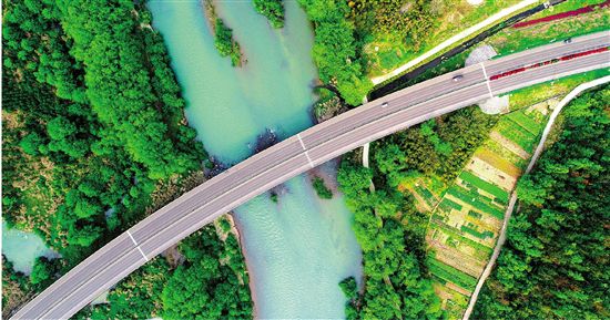 <b>浙江仙居：幸福路上皆风景</b>