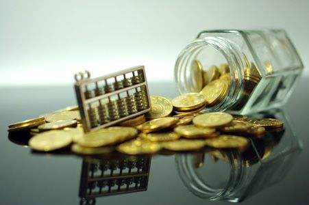 <b>3月份银行理财收益率跌至4.31% 创近两年新低</b>