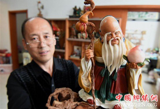 <b>“面塑艺人”陈海亮：巧手捏出精彩世界</b>