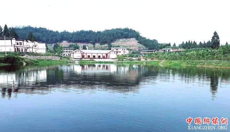 <b>四川将建成水美新村2000个以上</b>