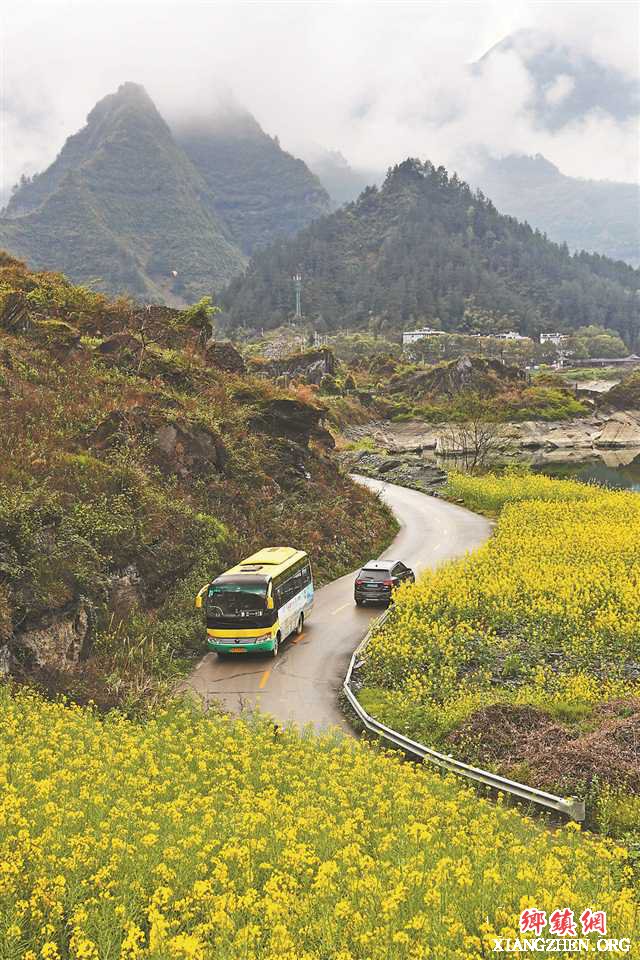 <b>农村客运 肩挑城乡</b>