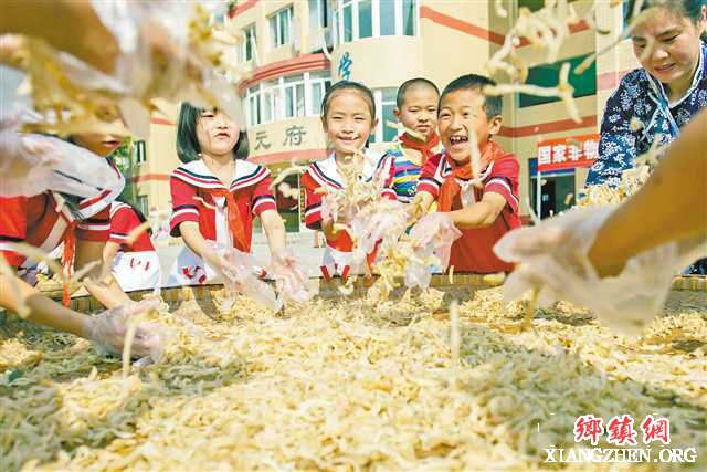 <b>重庆建成532所乡村学校少年宫 惠及60万农村未成年人</b>