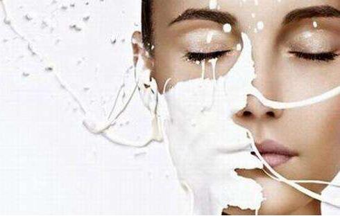 <b>牛奶敷脸难美白易过敏</b>