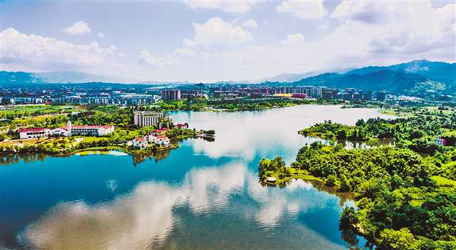 <b>梁平湿地润城</b>