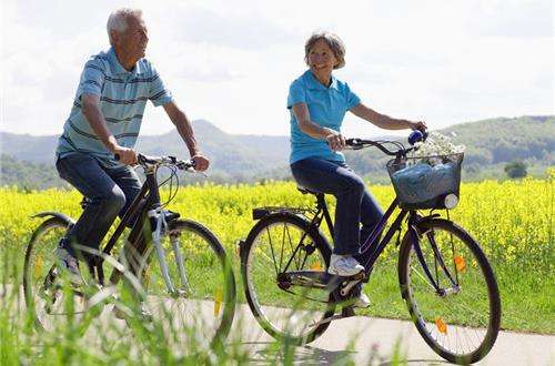 <b>新研究：老年人也需适当“撸铁”</b>