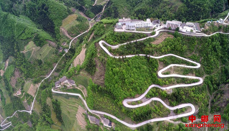 <b>四川广元：朝天区建四好农村路助力乡村振兴</b>