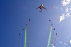 <b>国庆第三次演练：北京天空被飞机“刷屏”</b>