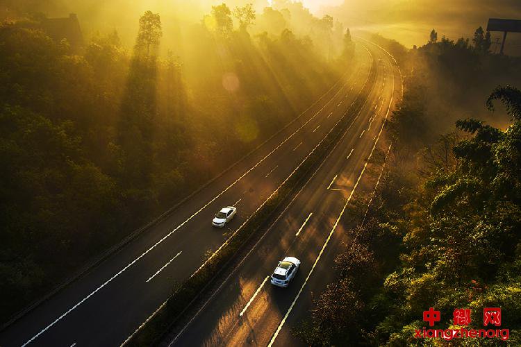 <b>高速筑梦 邂逅重庆“醉”美路桥</b>