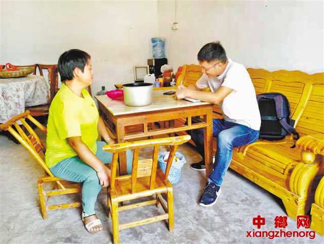<b>“逼”村民养鸡 这位第一书记做事够“逗硬”</b>