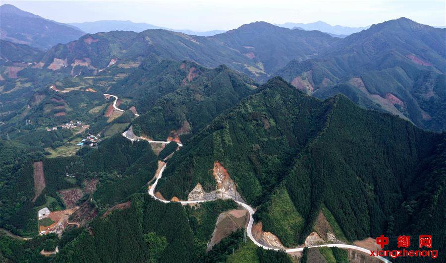 广西融水：积极推进“乡乡通二级路”工程