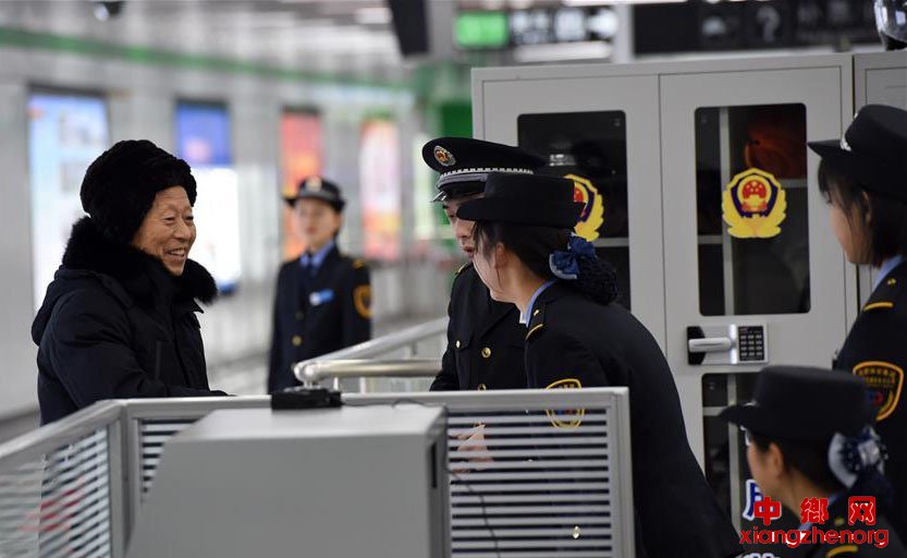 合肥：轨道交通三号线开通在即 市民参与免费试乘体验