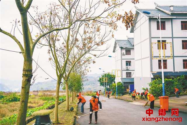 <b>结对帮扶共建美丽乡村</b>