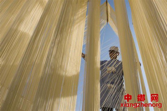 <b>刘卓手工挂面传承400年的美食</b>