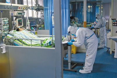 <b>坚定信心坚决打赢疫情防控阻击战</b>