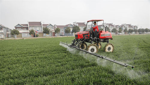 <b>人勤春来早 战“疫”不误农</b>