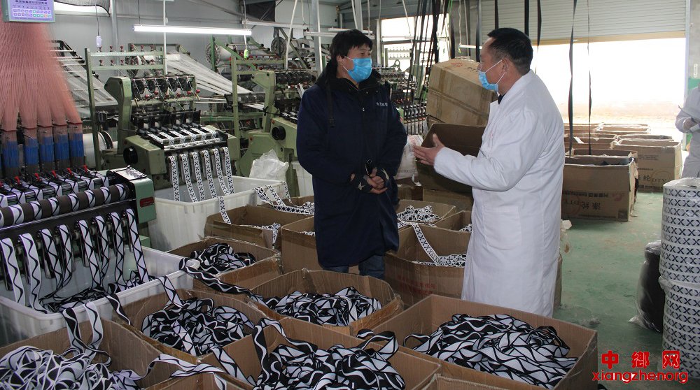 <b>安徽省界首市芦村卫生院为扶贫车间保驾护航</b>