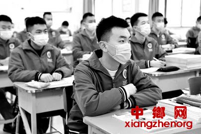 <b>高考延期是出于什么考虑？高校何时复课？</b>