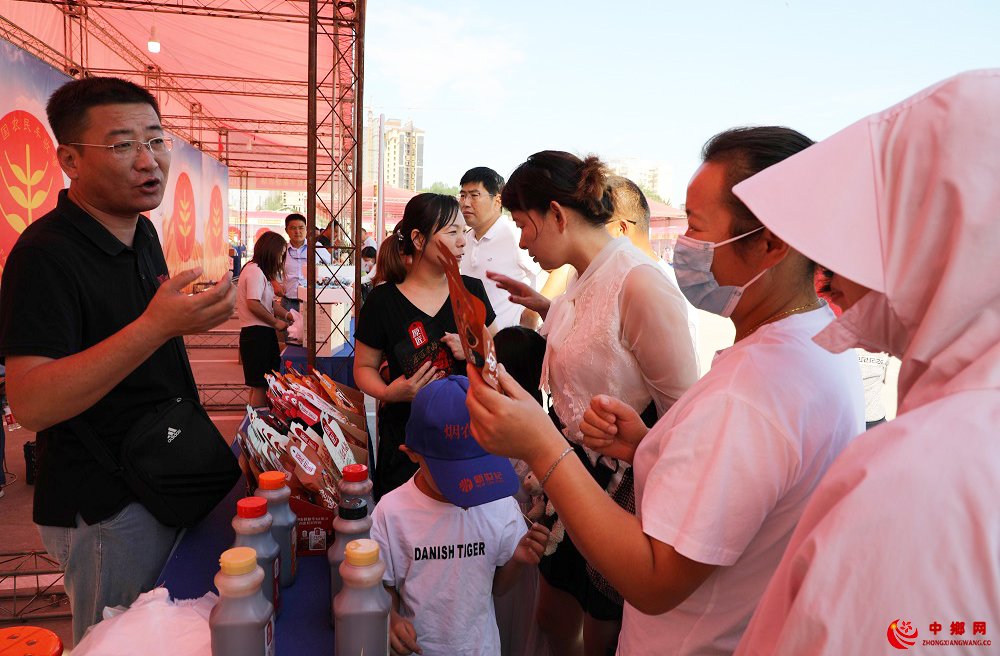 安徽阜阳市特优农产品 展销受青睐