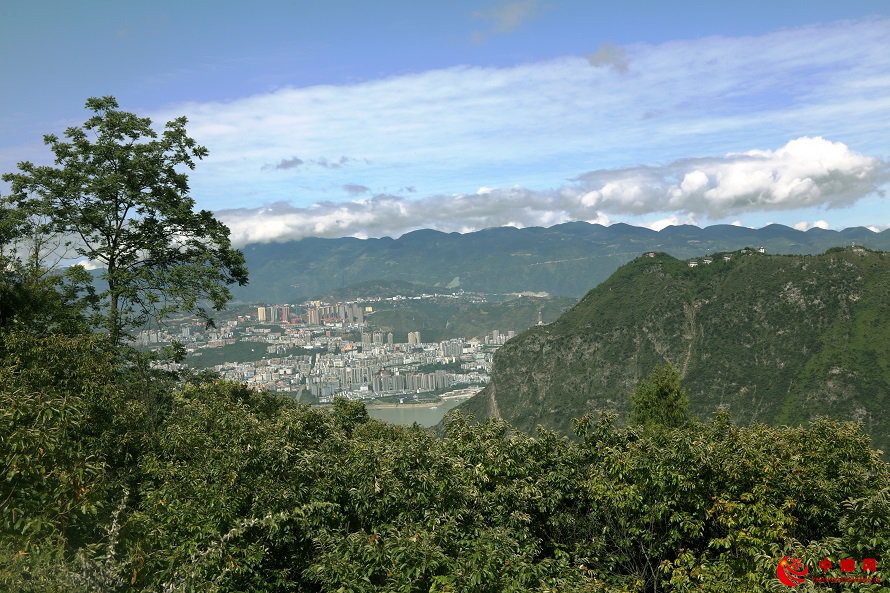 <b>重庆巫山景区建平又闻炒板栗香</b>