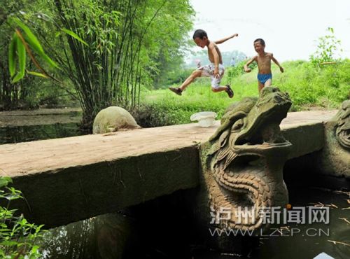 龙桥.