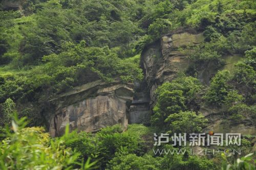 五仙山悬崖石柜1