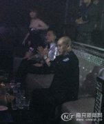 <b>网曝南充男子穿城管制服泡夜店 部门：已被清退</b>