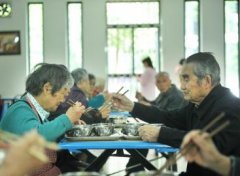 <b>成都：八旬老人在敬老院相识1个多月后闪婚</b>