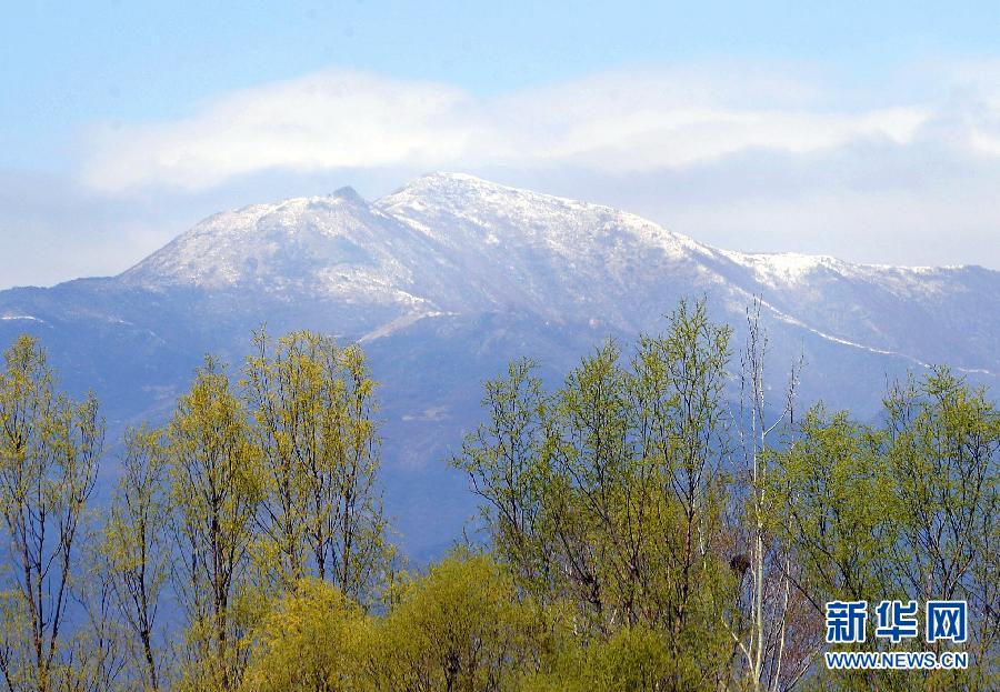 #（社会）北京延庆出现“海坨戴雪”美景
