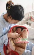 <b>母亲为交警接生婴儿取名徐警生 愿其长大做警察</b>