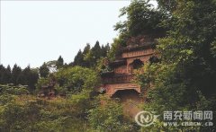 <b>四川：南充清代古墓群引来法国电影摄制组拍摄</b>