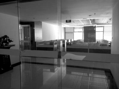 河南4千户农民被套2亿血汗钱 两业务员先后自杀