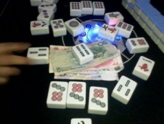 <b>5个土豪打麻将半年输掉一亿多 剧情堪比《赌王》</b>