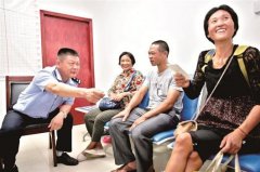 <b>泸州：“校花”失踪10年成流浪妇女 武汉民警相助帮其找到亲人</b>