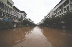 <b>内江暴雨致多所学校放假</b>