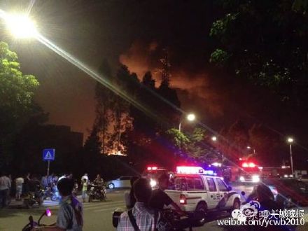 东莞疑似黑油窝点爆炸:火球直冲上天 状如蘑菇云