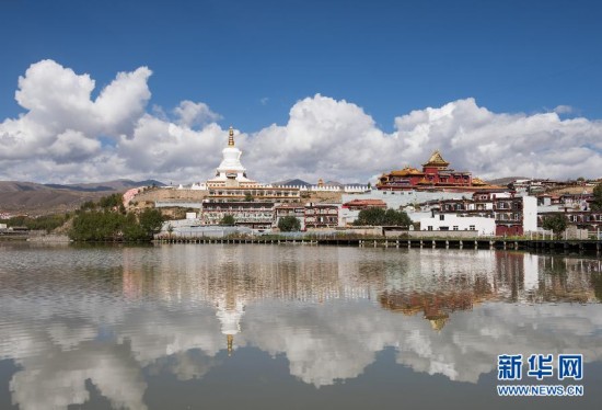 （美丽中国）（2）四川：雅砻湿地成317国道一道靓丽风景