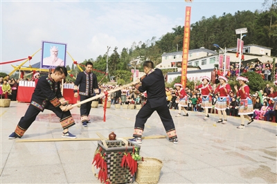 扭扁担.jpg