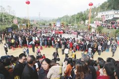 <b>宜宾：珙县3万多名苗族同胞欢乐过节</b>