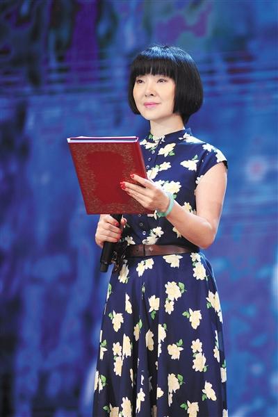 歌手陈红被前夫起诉 回应“用军人身份经商”