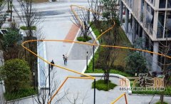 <b>重庆现“最任性”水管 空中送水脑洞大开</b>