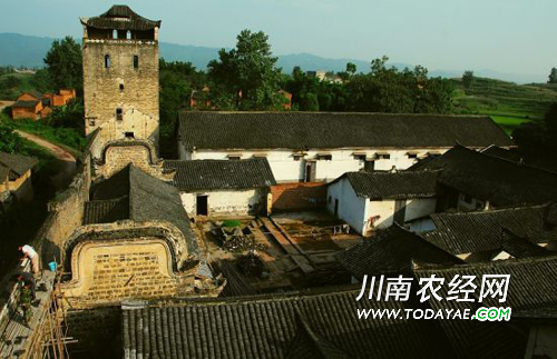 泸县屈氏庄园（资料<a  data-cke-saved-href=http://www.todayae.com/pic href=http://www.todayae.com/pic target=_blank class=infotextkey>图</a>）.jpg