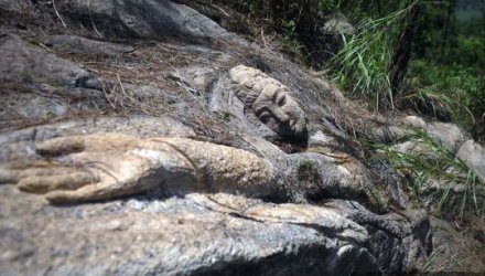 <b>广东佛山“千佛山”隐埋深山20年一夜走红网络</b>