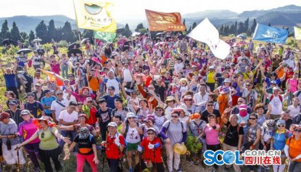 千名徒步爱好者走进德阳乡间找乐趣
